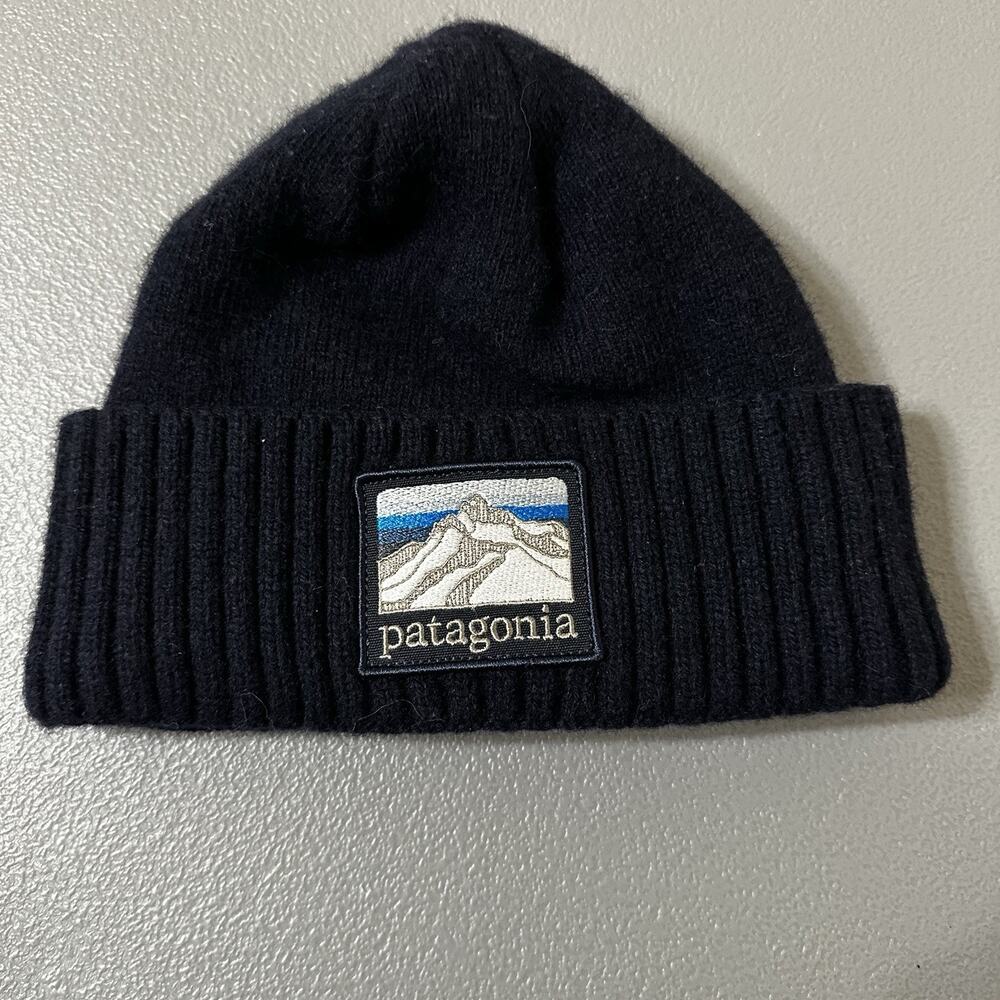 Patagonia Navy Woolblend Beanie. Children’s